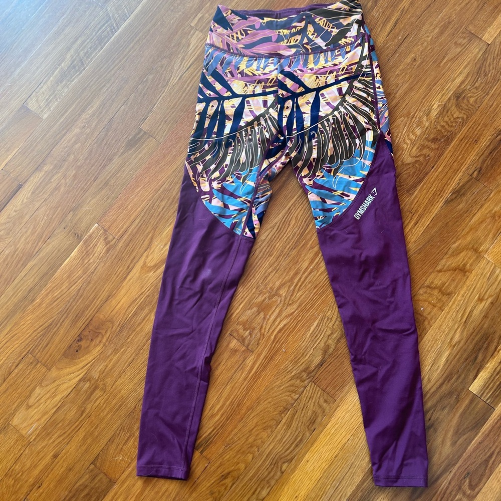 Gym shark print leggings